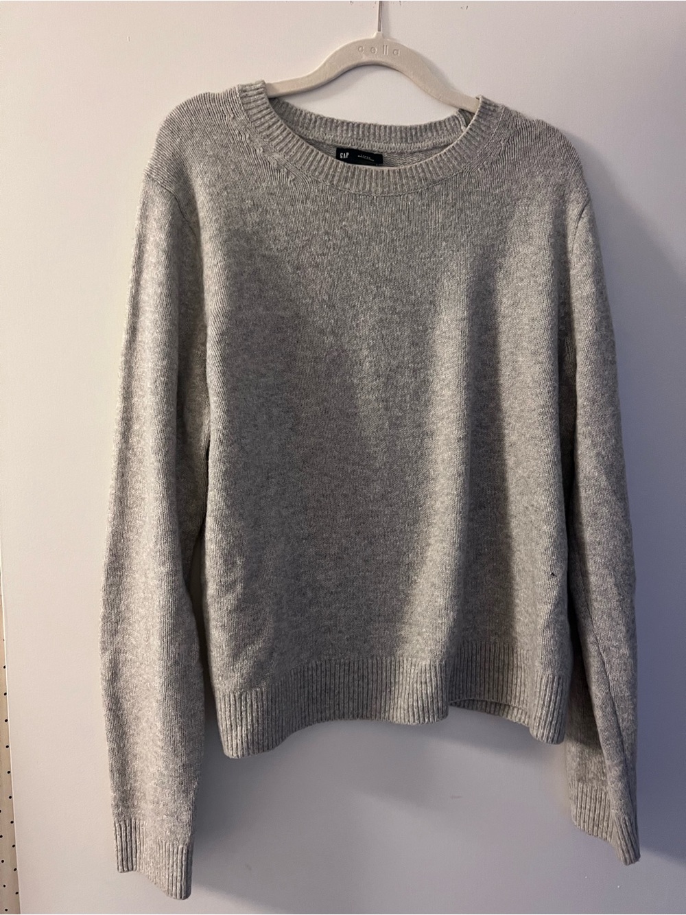 GAP Women's Crewneck Sweater in Light/Medium Gray